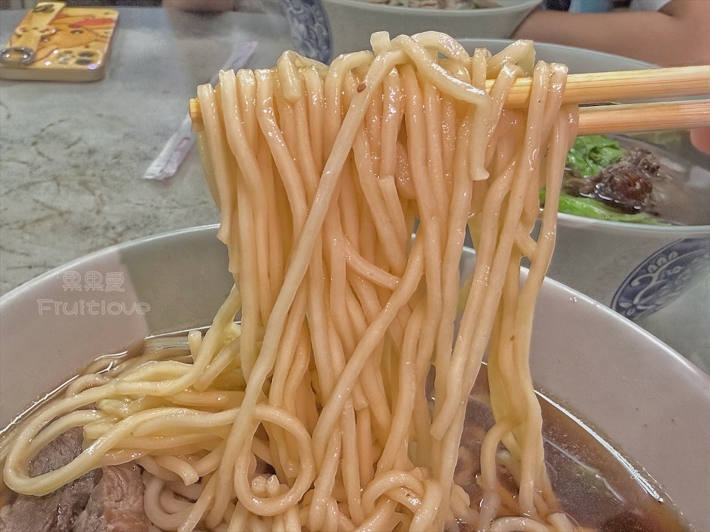彰化牛肉麵｜金記牛肉麵：70元牛肉麵免費加麵，價格十分親民，是當地受歡迎的小吃選擇 @果果愛Fruitlove