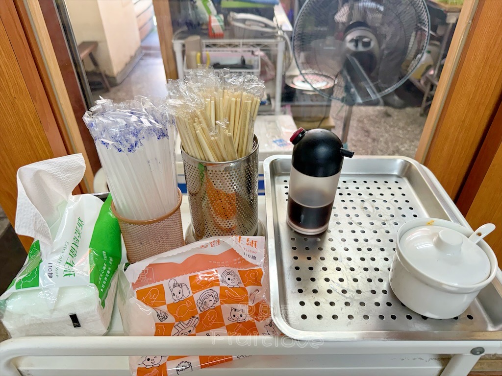 台中太平|Nama手工大腸蚵仔麵線:勤益商圈小吃推薦,脆皮蚵仔煎蓋飯有飽足感,蚵仔麵線的蚵仔很肥美 @果果愛Fruitlove 台中太平|Nama手工大腸蚵仔麵線:勤益商圈小吃推薦,脆皮蚵仔煎蓋飯有飽足感,蚵仔麵線的蚵仔很肥美 @果果愛Fruitlove