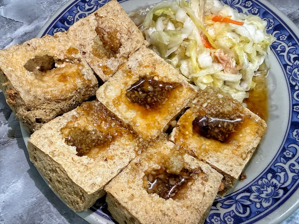 雲林斗六｜斗六張家臭豆腐：在地人推薦必吃脆皮臭豆腐、麻辣臭豆腐！ @果果愛Fruitlove
