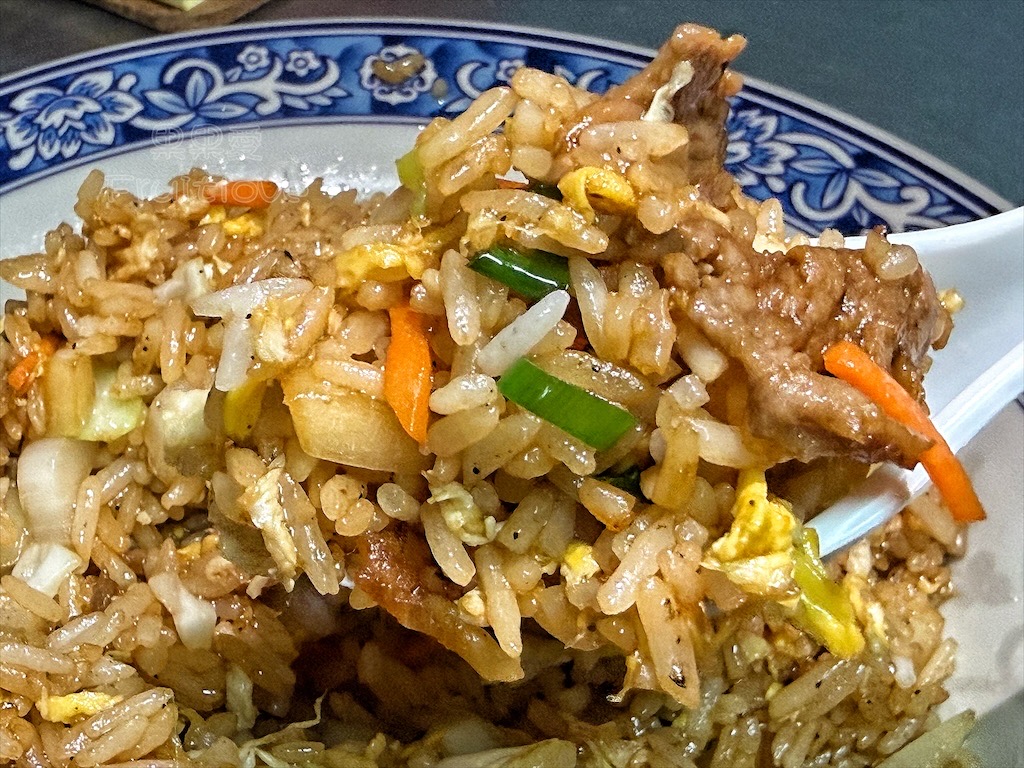 台中南區美食｜味興平價現炒：興大生私藏平價炒飯炒麵，免費冬瓜檸檬無限暢飲，萌貓陪吃 @果果愛Fruitlove