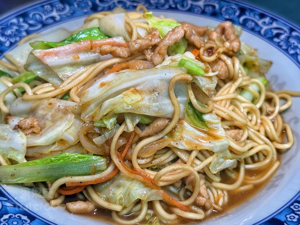 台中南區美食｜味興平價現炒：興大生私藏平價炒飯炒麵，免費冬瓜檸檬無限暢飲，萌貓陪吃 @果果愛Fruitlove