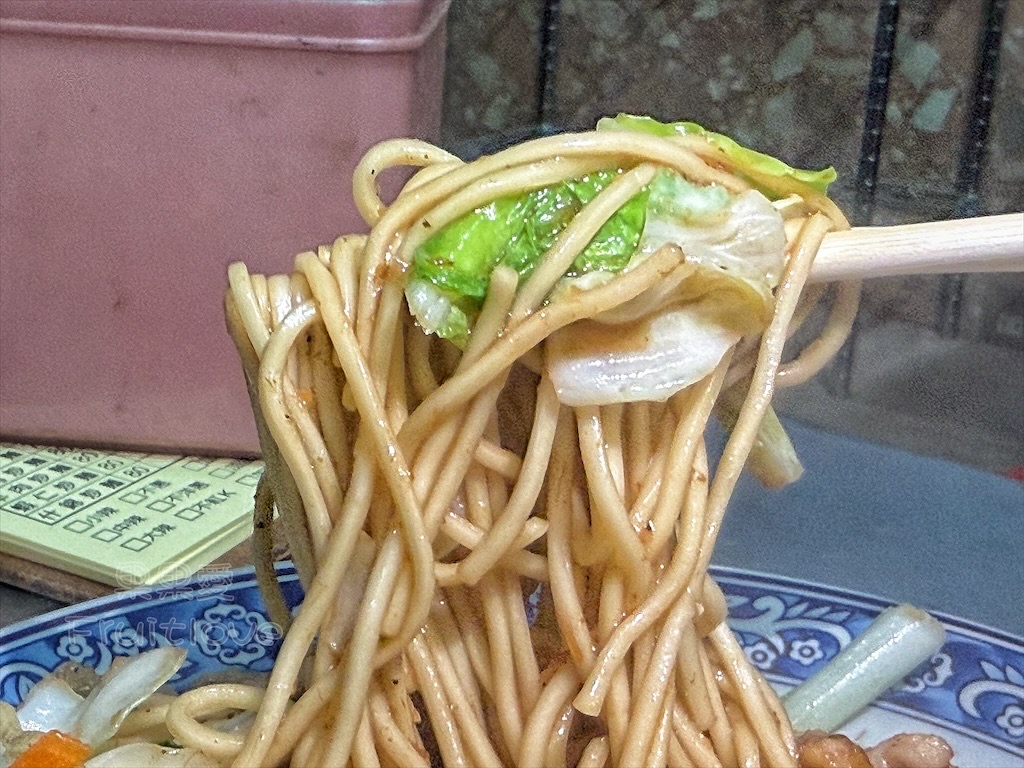 台中南區美食｜味興平價現炒：興大生私藏平價炒飯炒麵，免費冬瓜檸檬無限暢飲，萌貓陪吃 @果果愛Fruitlove