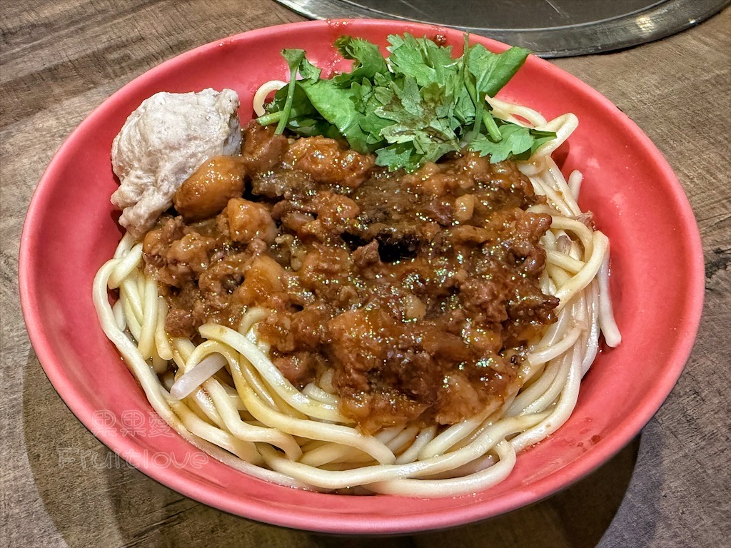 南投南崗担担麵：南崗工業區美食推薦，古早味担仔麵、大腸與鮮蚵滷肉飯、澎湃台式熱炒，不定時還有隱藏版私房菜 @果果愛Fruitlove