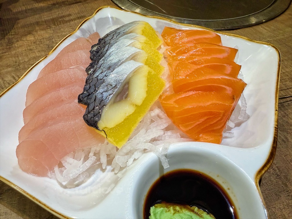 南投南崗担担麵：南崗工業區美食推薦，古早味担仔麵、大腸與鮮蚵滷肉飯、澎湃台式熱炒，不定時還有隱藏版私房菜 @果果愛Fruitlove