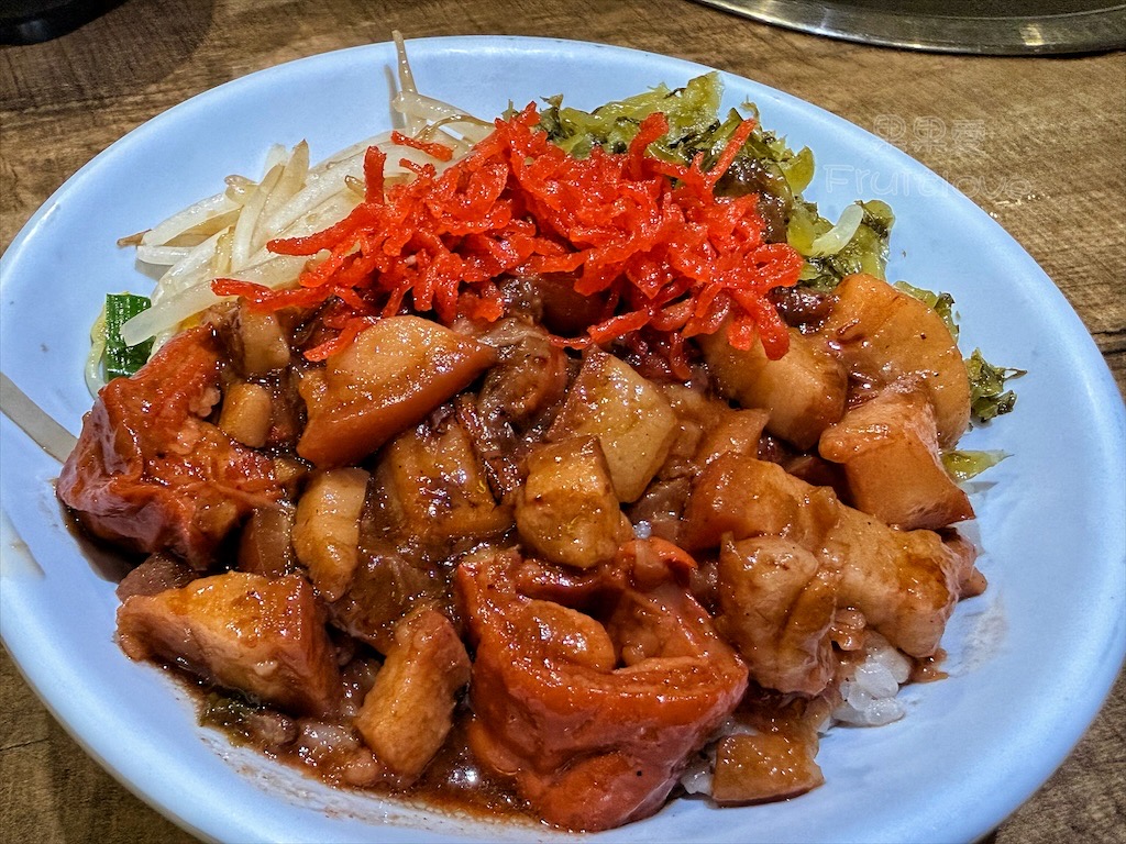 南投南崗担担麵：南崗工業區美食推薦，古早味担仔麵、大腸與鮮蚵滷肉飯、澎湃台式熱炒，不定時還有隱藏版私房菜 @果果愛Fruitlove