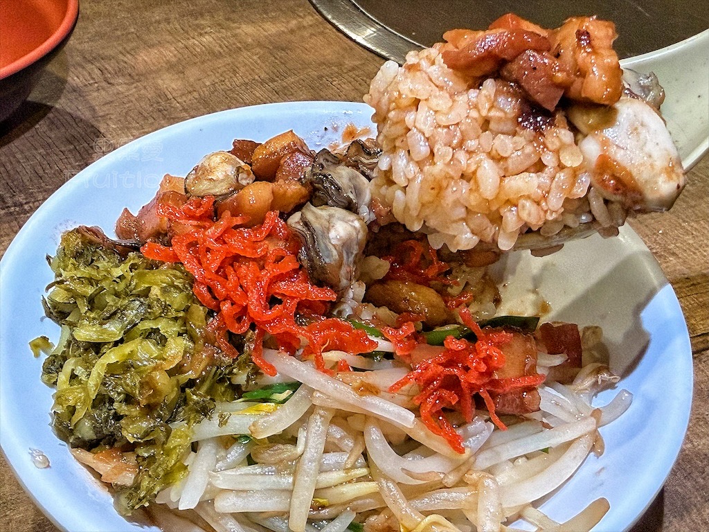 南投南崗担担麵：南崗工業區美食推薦，古早味担仔麵、大腸與鮮蚵滷肉飯、澎湃台式熱炒，不定時還有隱藏版私房菜 @果果愛Fruitlove