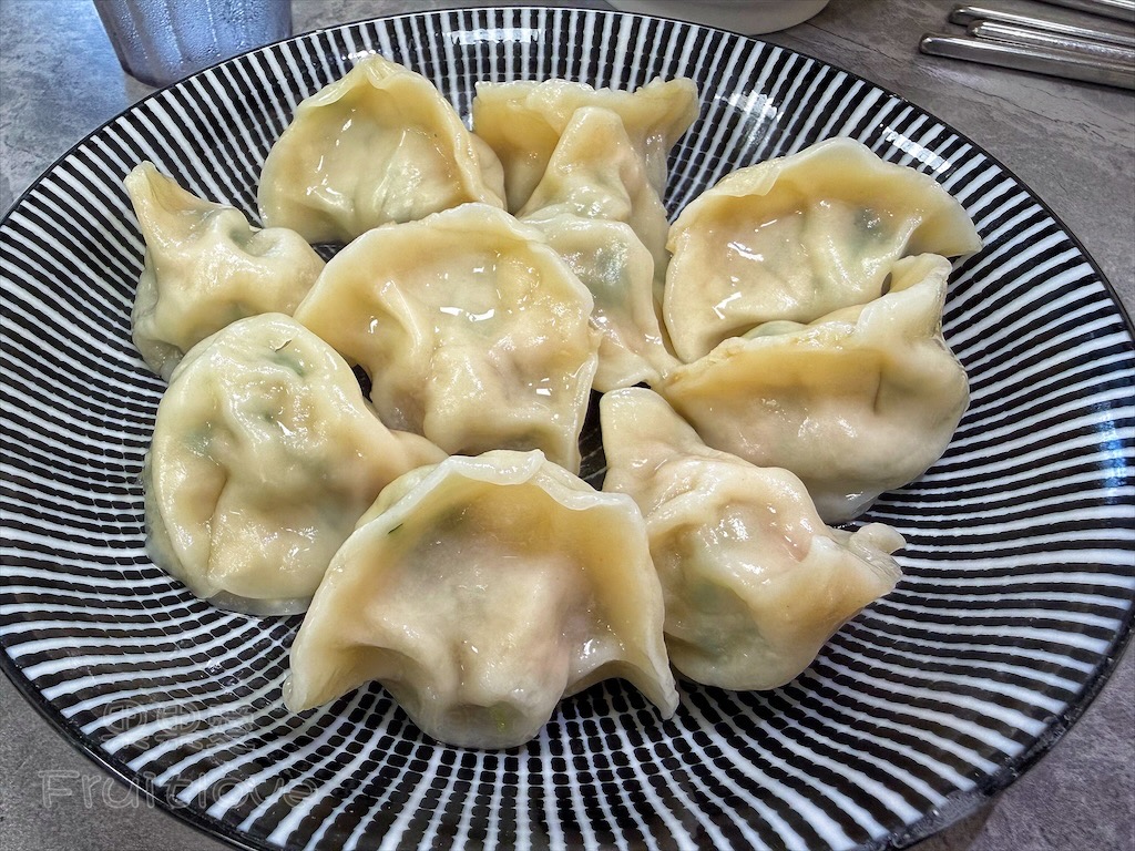 台中南區｜享曜初麵：圖資館附近文青風麵店，必點雙醬麵、牛肉麵、手工水餃與免費清涼薄荷酸梅檸檬水 @果果愛Fruitlove