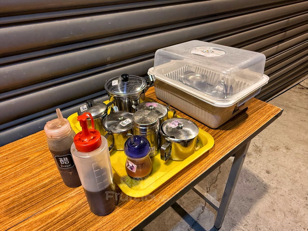 台中大里|良記小攤: 深夜古早味食堂,必吃招牌紅燒肉飯、滷肉飯、香菜豬肉水餃 @果果愛Fruitlove 台中大里|良記小攤: 深夜古早味食堂,必吃招牌紅燒肉飯、滷肉飯、香菜豬肉水餃 @果果愛Fruitlove