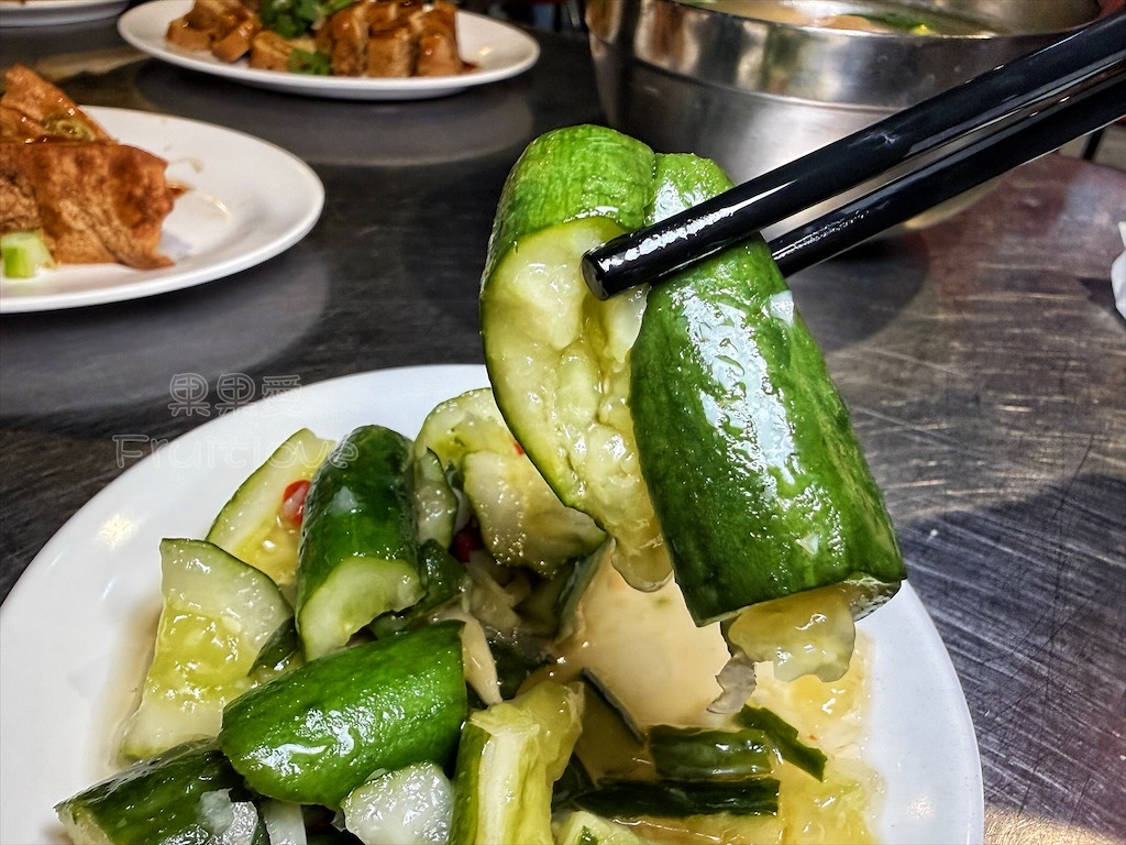 台中大里|良記小攤: 深夜古早味食堂,必吃招牌紅燒肉飯、滷肉飯、香菜豬肉水餃 @果果愛Fruitlove 台中大里|良記小攤: 深夜古早味食堂,必吃招牌紅燒肉飯、滷肉飯、香菜豬肉水餃 @果果愛Fruitlove