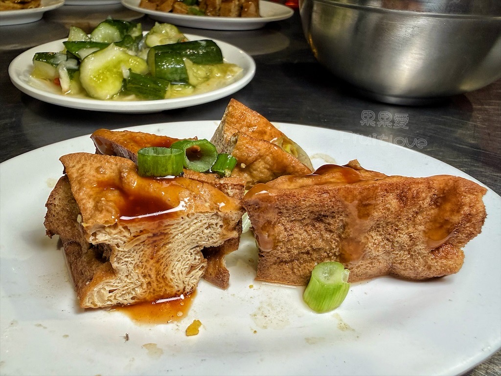 台中大里|良記小攤: 深夜古早味食堂,必吃招牌紅燒肉飯、滷肉飯、香菜豬肉水餃 @果果愛Fruitlove 台中大里|良記小攤: 深夜古早味食堂,必吃招牌紅燒肉飯、滷肉飯、香菜豬肉水餃 @果果愛Fruitlove