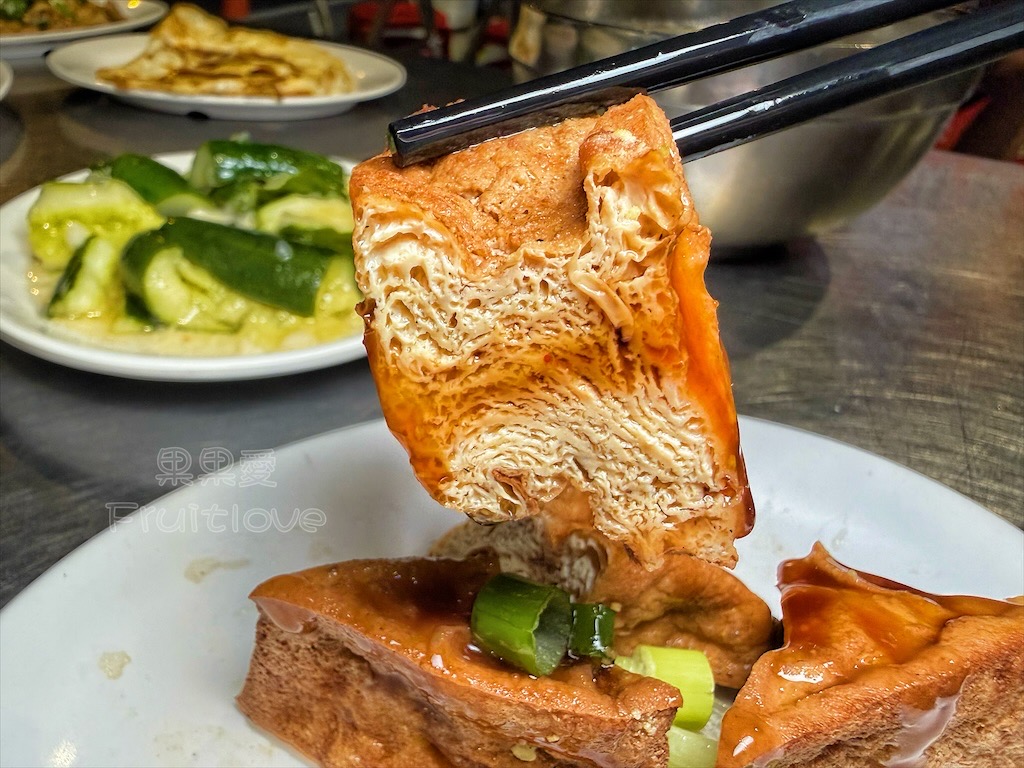 台中大里|良記小攤: 深夜古早味食堂,必吃招牌紅燒肉飯、滷肉飯、香菜豬肉水餃 @果果愛Fruitlove 台中大里|良記小攤: 深夜古早味食堂,必吃招牌紅燒肉飯、滷肉飯、香菜豬肉水餃 @果果愛Fruitlove