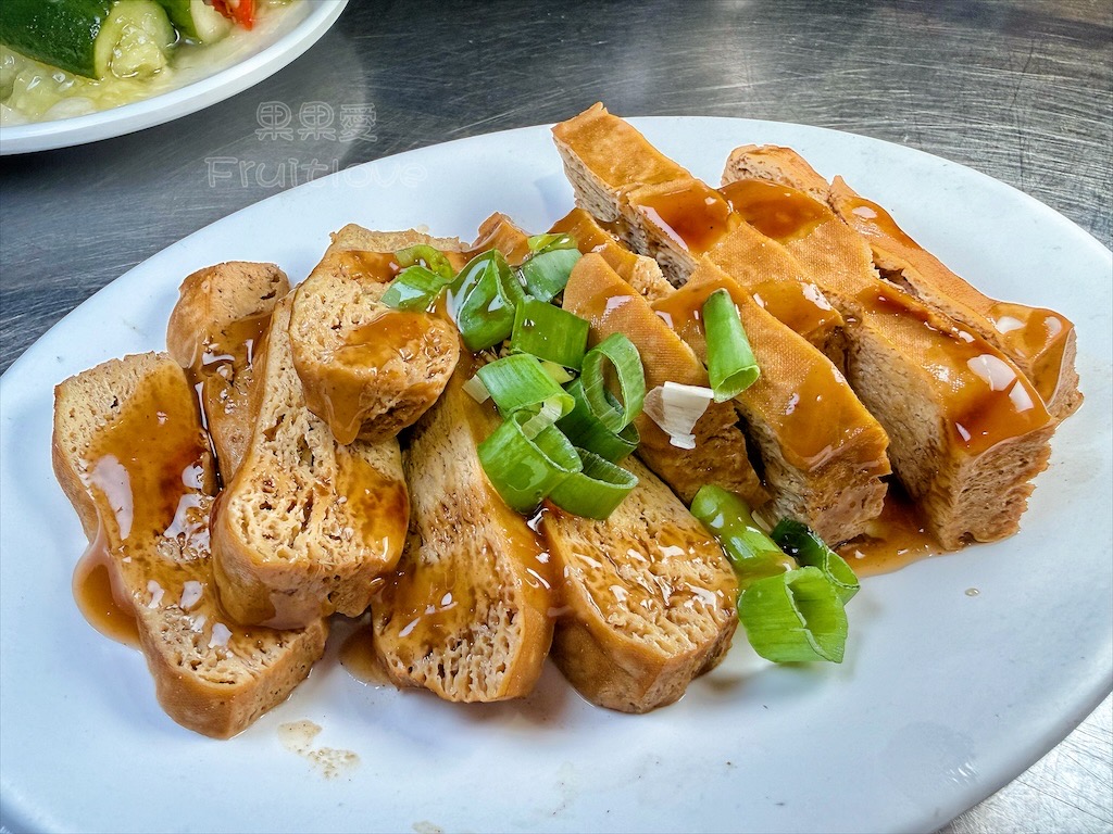 台中大里|良記小攤: 深夜古早味食堂,必吃招牌紅燒肉飯、滷肉飯、香菜豬肉水餃 @果果愛Fruitlove 台中大里|良記小攤: 深夜古早味食堂,必吃招牌紅燒肉飯、滷肉飯、香菜豬肉水餃 @果果愛Fruitlove