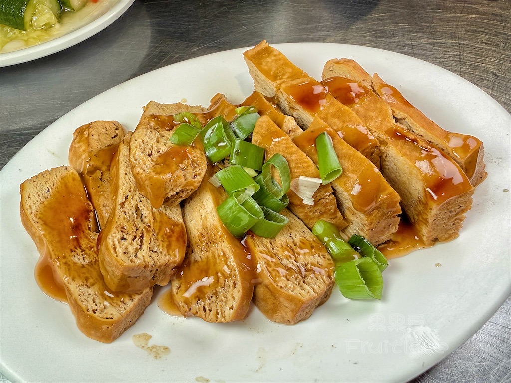 台中大里|良記小攤: 深夜古早味食堂,必吃招牌紅燒肉飯、滷肉飯、香菜豬肉水餃 @果果愛Fruitlove 台中大里|良記小攤: 深夜古早味食堂,必吃招牌紅燒肉飯、滷肉飯、香菜豬肉水餃 @果果愛Fruitlove