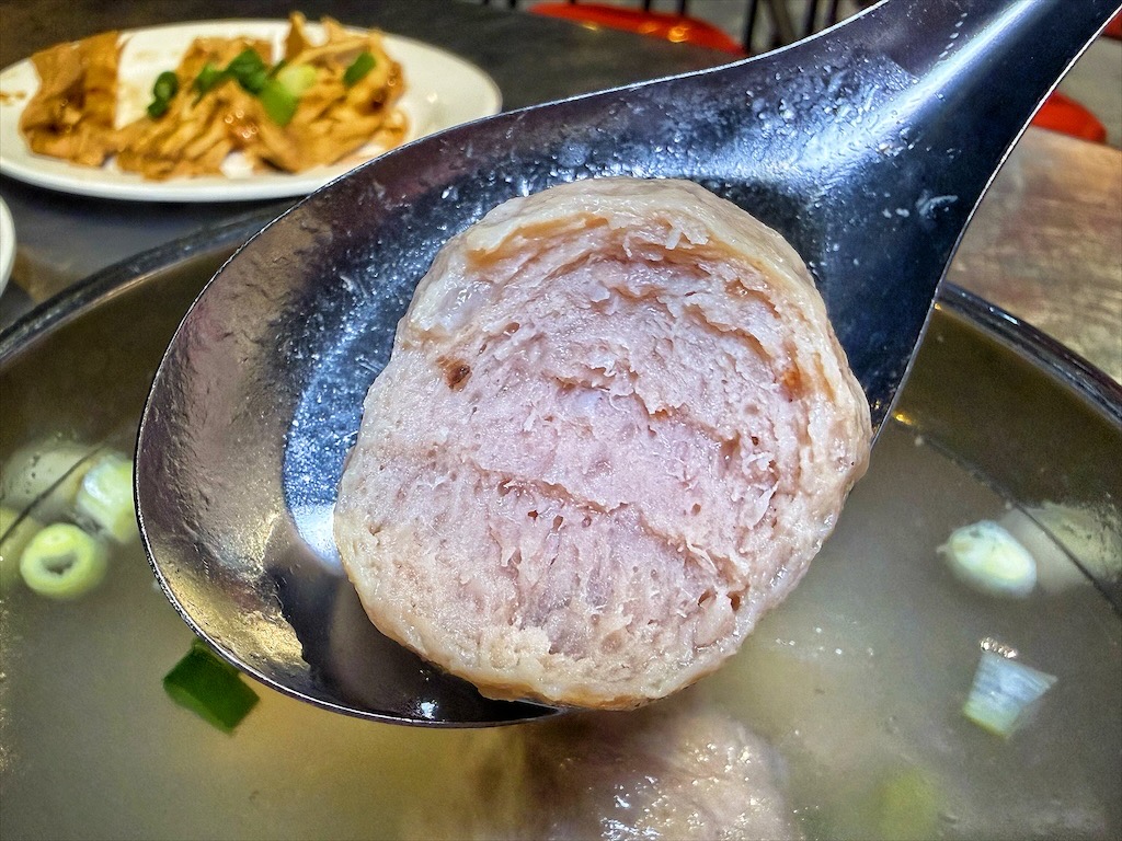 台中大里|良記小攤: 深夜古早味食堂,必吃招牌紅燒肉飯、滷肉飯、香菜豬肉水餃 @果果愛Fruitlove 台中大里|良記小攤: 深夜古早味食堂,必吃招牌紅燒肉飯、滷肉飯、香菜豬肉水餃 @果果愛Fruitlove