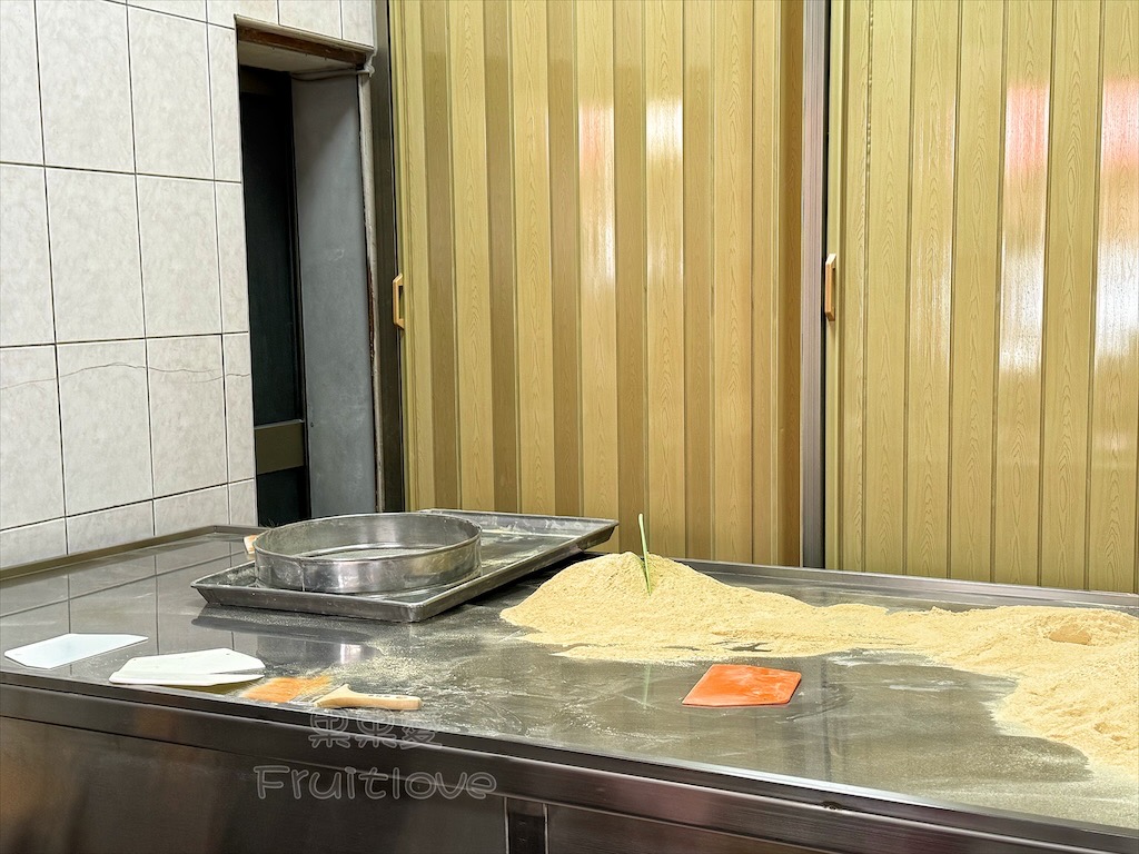 彰化鹿港｜龍山手工麻糬：在地人氣傳統手工麻糬伴手禮，外皮Q軟不甜膩，冰過更Q唷！ @果果愛Fruitlove