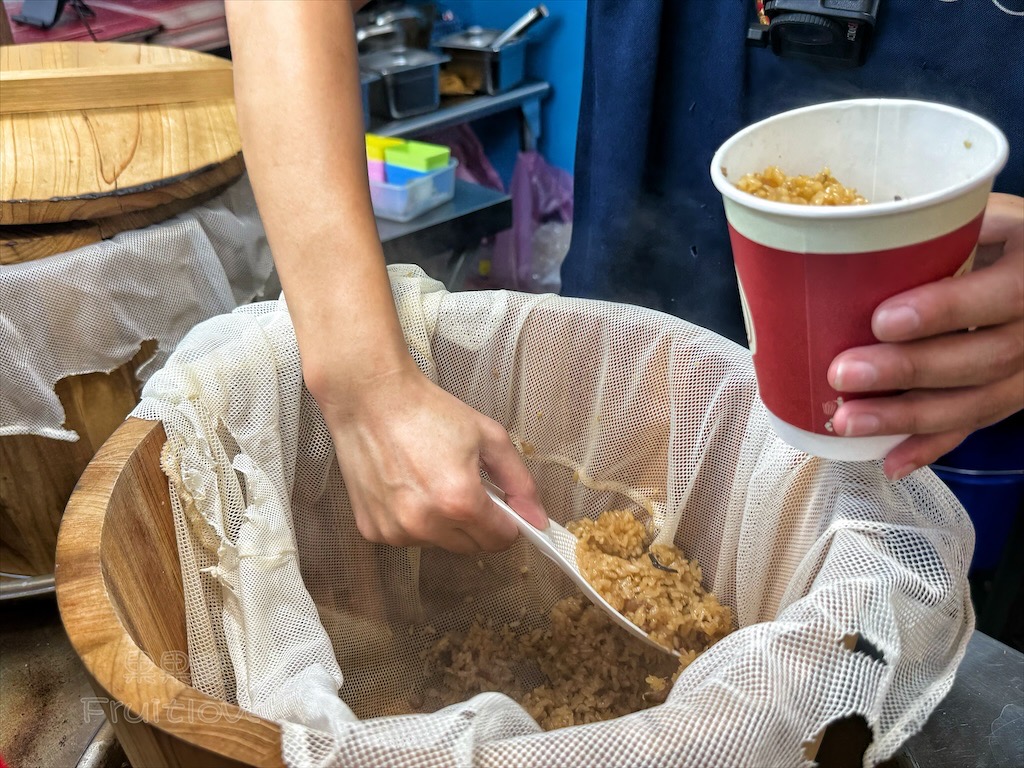 台中北區｜冠顗油飯：一中街古早味美食小吃推薦，必吃麻油酒香油飯與海鮮油飯！ @果果愛Fruitlove