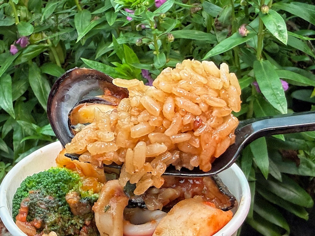 台中北區｜冠顗油飯：一中街古早味美食小吃推薦，必吃麻油酒香油飯與海鮮油飯！ @果果愛Fruitlove
