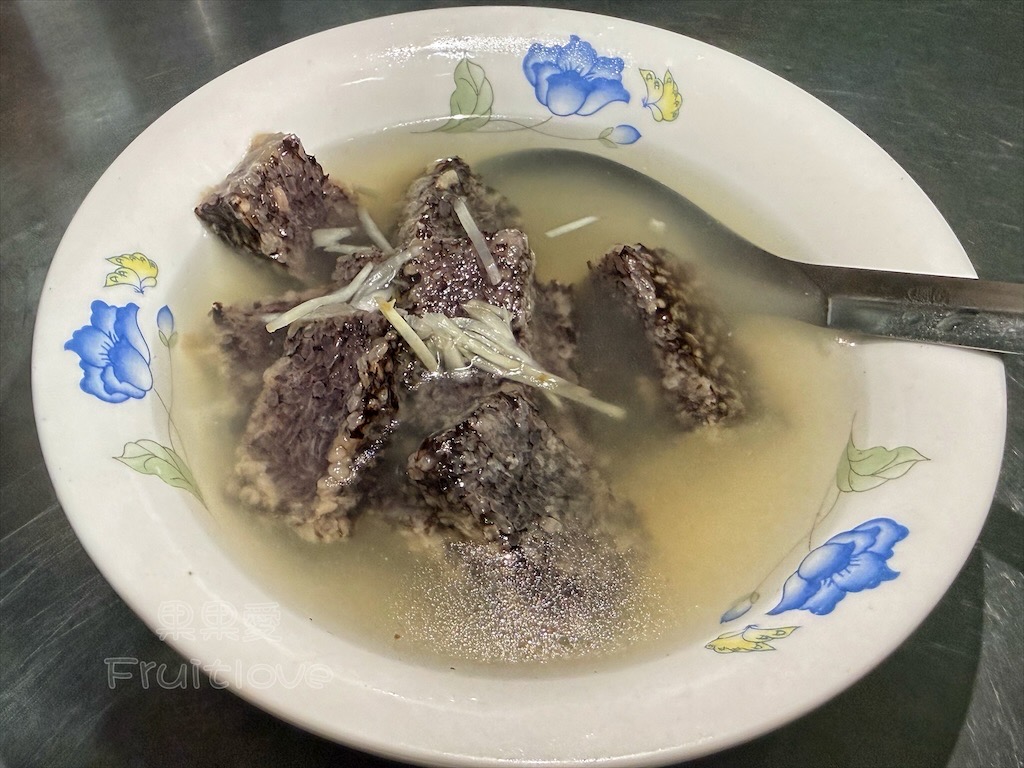 彰化鹿港｜筒仔米糕&當歸鴨麵線：沒招牌卻大排長龍的人氣小吃，筒仔米糕、當歸鴨麵線、鴨米血都很推薦 @果果愛Fruitlove