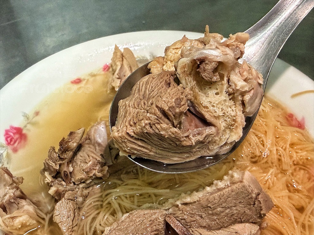 彰化鹿港｜筒仔米糕&當歸鴨麵線：沒招牌卻大排長龍的人氣小吃，筒仔米糕、當歸鴨麵線、鴨米血都很推薦 @果果愛Fruitlove