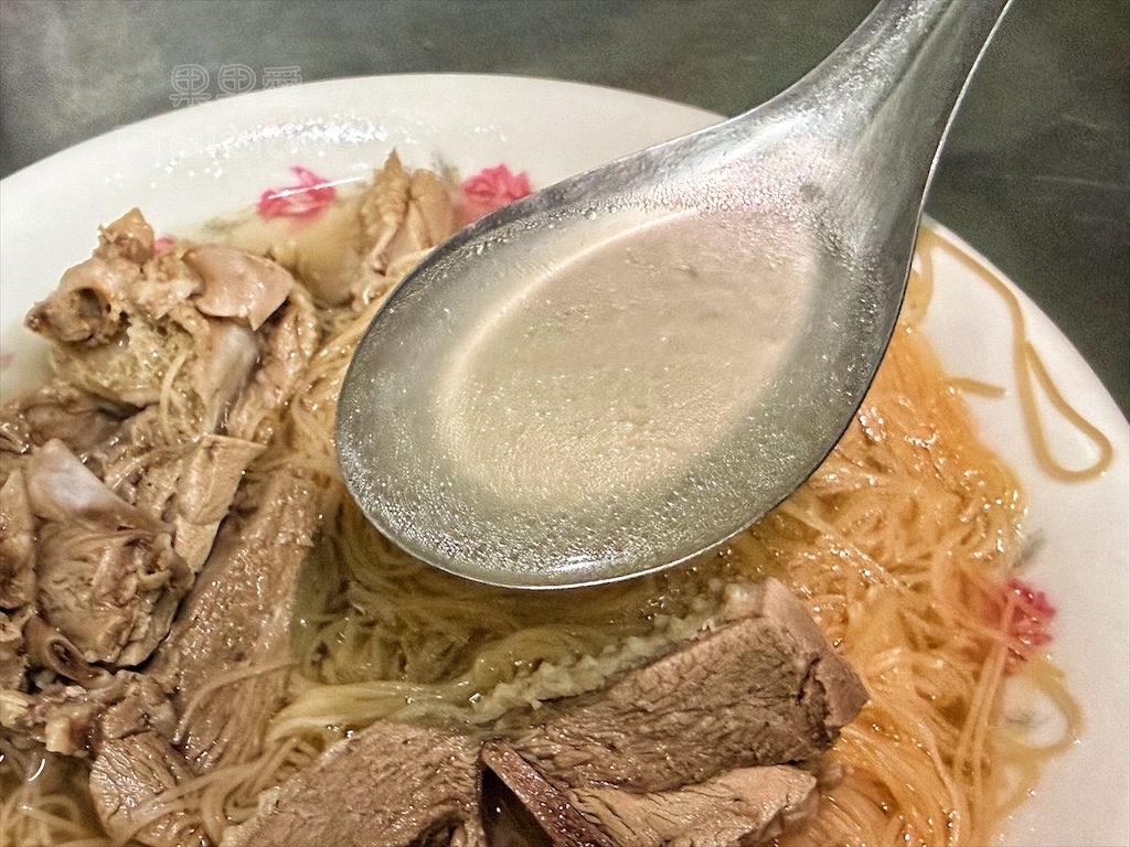 彰化鹿港｜筒仔米糕&當歸鴨麵線：沒招牌卻大排長龍的人氣小吃，筒仔米糕、當歸鴨麵線、鴨米血都很推薦 @果果愛Fruitlove