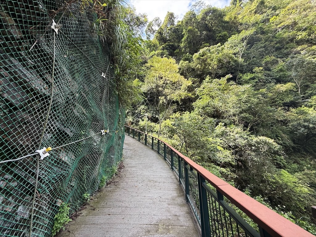 南投埔里景點｜觀音瀑布步道：免門票消暑秘境！輕鬆好走、好拍，寵物友善親子步道推薦 @果果愛Fruitlove