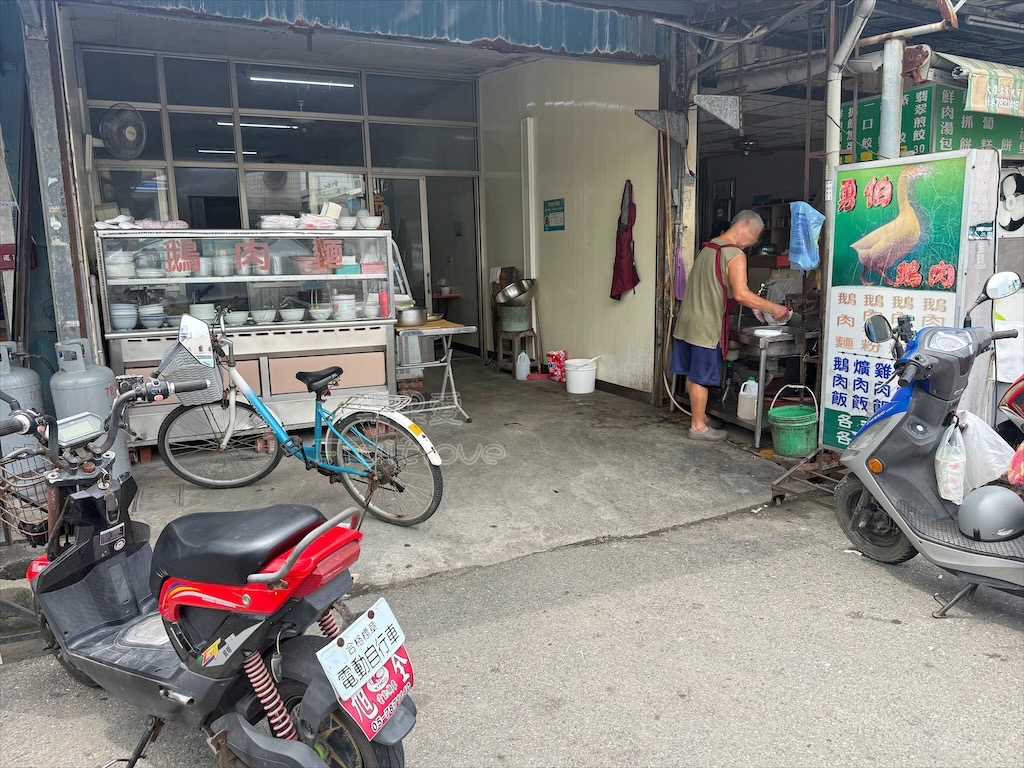 雲林四湖｜勇伯鵝肉店：在地狂推的鵝肉小吃店，必點鵝肉飯和必沾五味醬的米血 @果果愛Fruitlove