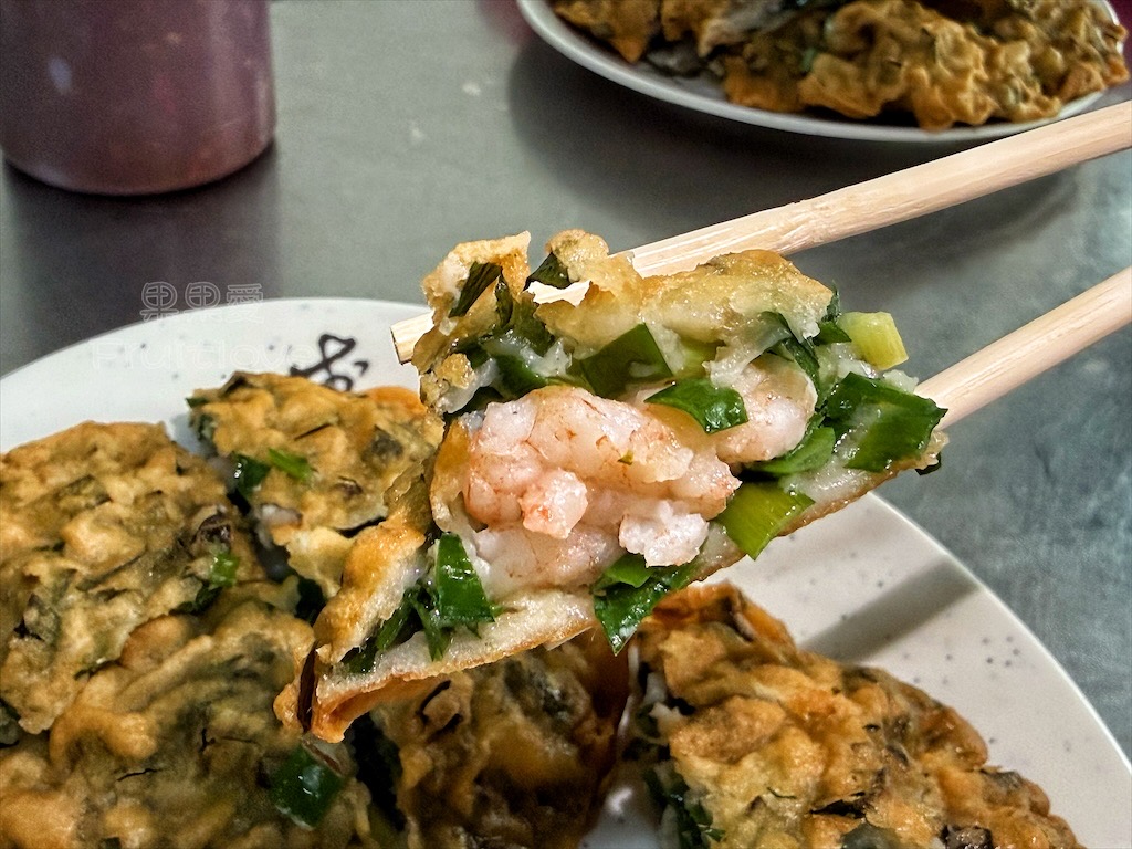 彰化芳苑蚵嗲｜洪記蚵嗲：在地現炸古早味小吃，必吃金黃酥脆鮮蚵嗲、Q嫩蘿蔔糕與蝦嗲 @果果愛Fruitlove