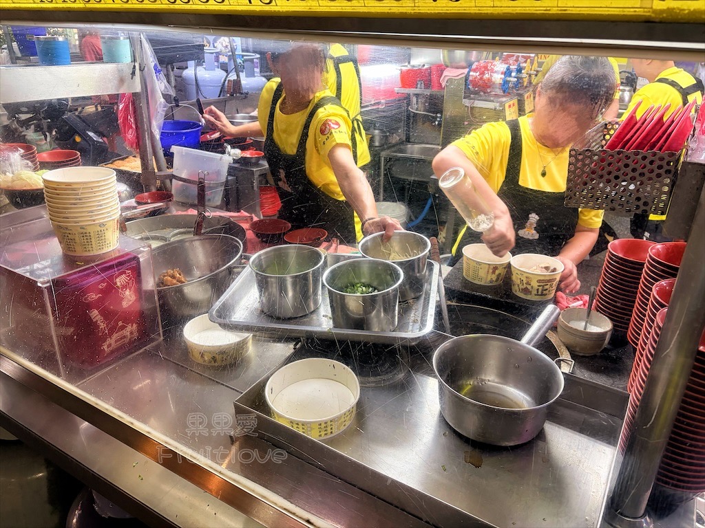 台中大甲當歸鴨｜正兄弟當歸鴨：鎮瀾宮旁飄香50年老字號美食，必吃當歸鴨麵線、豬腳麵線及限量鵝腿飯 @果果愛Fruitlove
