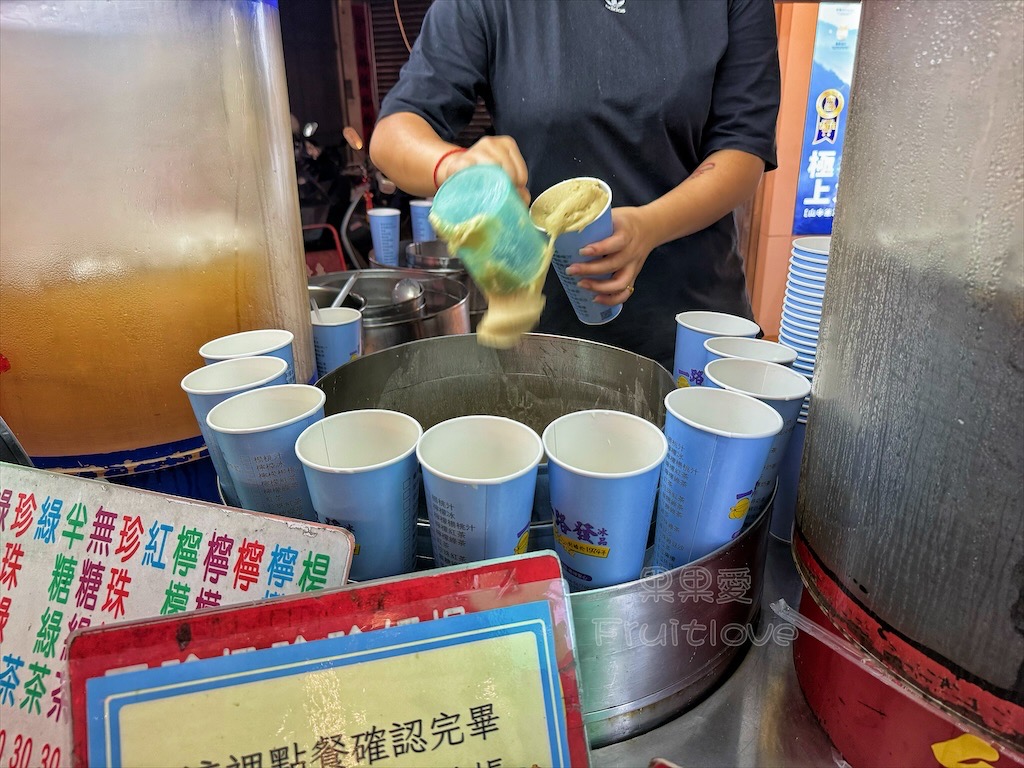 台中大甲|一路發綠豆沙:鎮瀾宮必喝50年排隊飲料店,濃郁綿密古早味綠豆沙 @果果愛Fruitlove 台中大甲|一路發綠豆沙:鎮瀾宮必喝50年排隊飲料店,濃郁綿密古早味綠豆沙 @果果愛Fruitlove