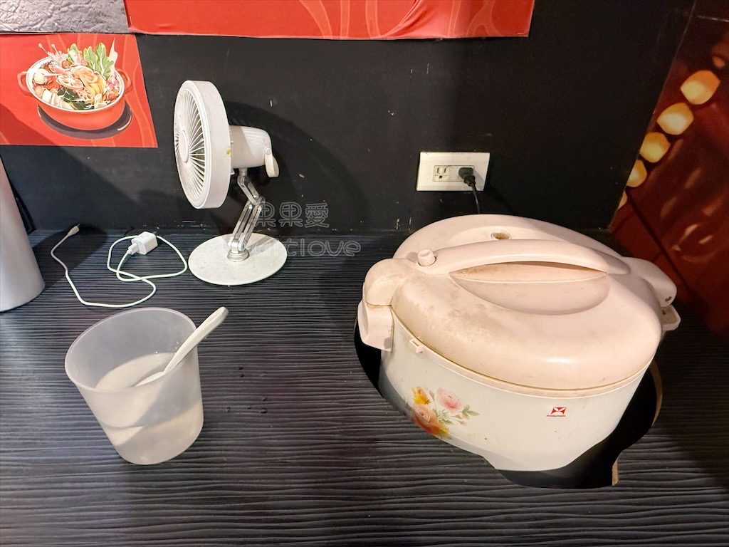 新竹串串香火鍋|蜀都串香麻辣火鍋(新竹北大總店): 每串12元!道地四川牛油麻辣鍋、白飯吃到飽免服務費 @果果愛Fruitlove 新竹串串香火鍋|蜀都串香麻辣火鍋(新竹北大總店): 每串12元!道地四川牛油麻辣鍋、白飯吃到飽免服務費 @果果愛Fruitlove