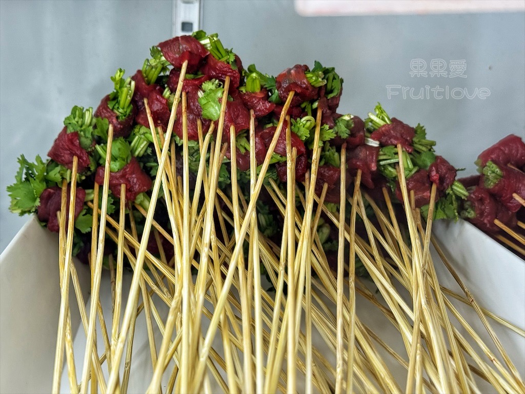 新竹串串香火鍋｜蜀都串香麻辣火鍋(新竹北大總店)： 每串12元！道地四川牛油麻辣鍋、白飯吃到飽免服務費 @果果愛Fruitlove