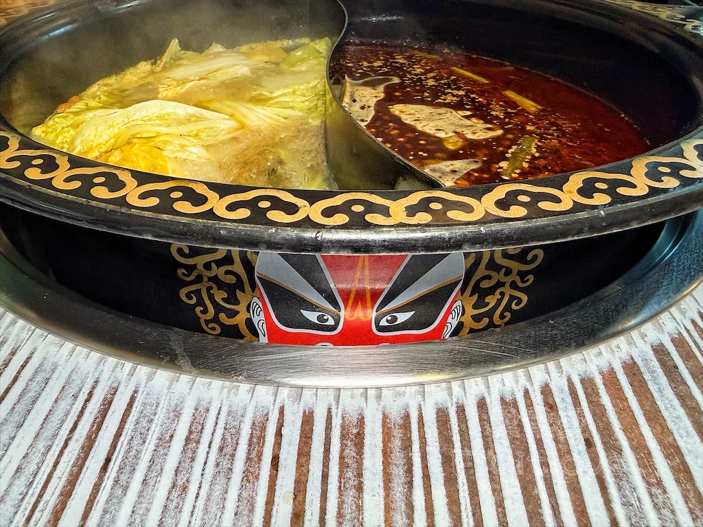新竹串串香火鍋|蜀都串香麻辣火鍋(新竹北大總店): 每串12元!道地四川牛油麻辣鍋、白飯吃到飽免服務費 @果果愛Fruitlove 新竹串串香火鍋|蜀都串香麻辣火鍋(新竹北大總店): 每串12元!道地四川牛油麻辣鍋、白飯吃到飽免服務費 @果果愛Fruitlove
