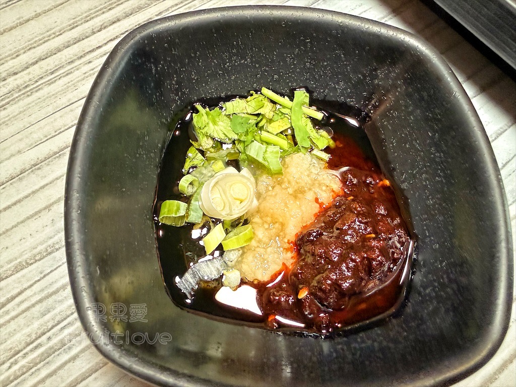 新竹串串香火鍋｜蜀都串香麻辣火鍋(新竹北大總店)： 每串12元！道地四川牛油麻辣鍋、白飯吃到飽免服務費 @果果愛Fruitlove