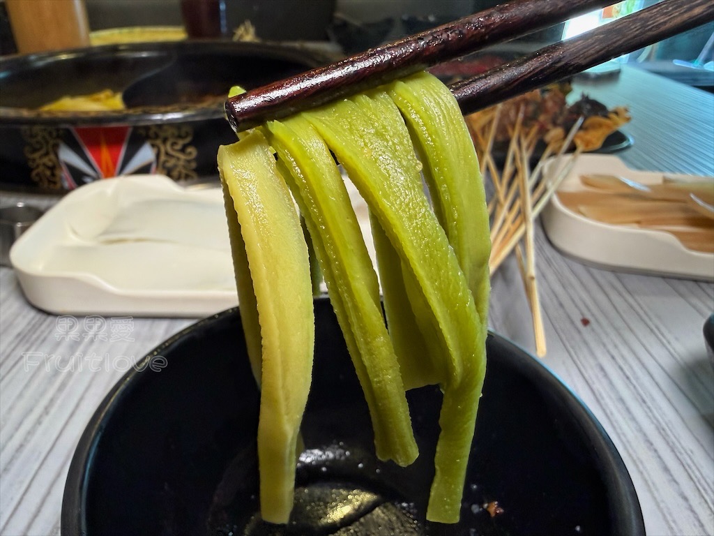 新竹串串香火鍋|蜀都串香麻辣火鍋(新竹北大總店): 每串12元!道地四川牛油麻辣鍋、白飯吃到飽免服務費 @果果愛Fruitlove 新竹串串香火鍋|蜀都串香麻辣火鍋(新竹北大總店): 每串12元!道地四川牛油麻辣鍋、白飯吃到飽免服務費 @果果愛Fruitlove