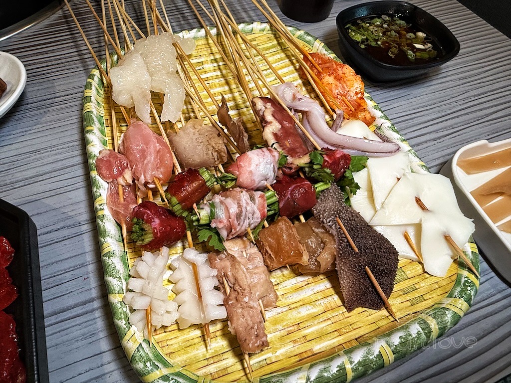 新竹串串香火鍋|蜀都串香麻辣火鍋(新竹北大總店): 每串12元!道地四川牛油麻辣鍋、白飯吃到飽免服務費 @果果愛Fruitlove 新竹串串香火鍋|蜀都串香麻辣火鍋(新竹北大總店): 每串12元!道地四川牛油麻辣鍋、白飯吃到飽免服務費 @果果愛Fruitlove