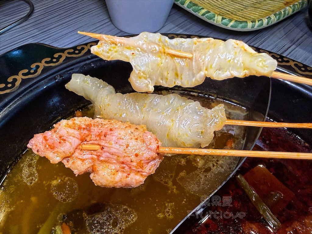 新竹串串香火鍋|蜀都串香麻辣火鍋(新竹北大總店): 每串12元!道地四川牛油麻辣鍋、白飯吃到飽免服務費 @果果愛Fruitlove 新竹串串香火鍋|蜀都串香麻辣火鍋(新竹北大總店): 每串12元!道地四川牛油麻辣鍋、白飯吃到飽免服務費 @果果愛Fruitlove