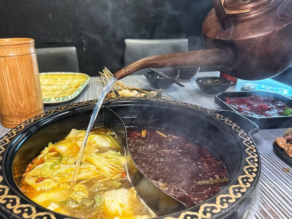 新竹串串香火鍋|蜀都串香麻辣火鍋(新竹北大總店): 每串12元!道地四川牛油麻辣鍋、白飯吃到飽免服務費 @果果愛Fruitlove 新竹串串香火鍋|蜀都串香麻辣火鍋(新竹北大總店): 每串12元!道地四川牛油麻辣鍋、白飯吃到飽免服務費 @果果愛Fruitlove