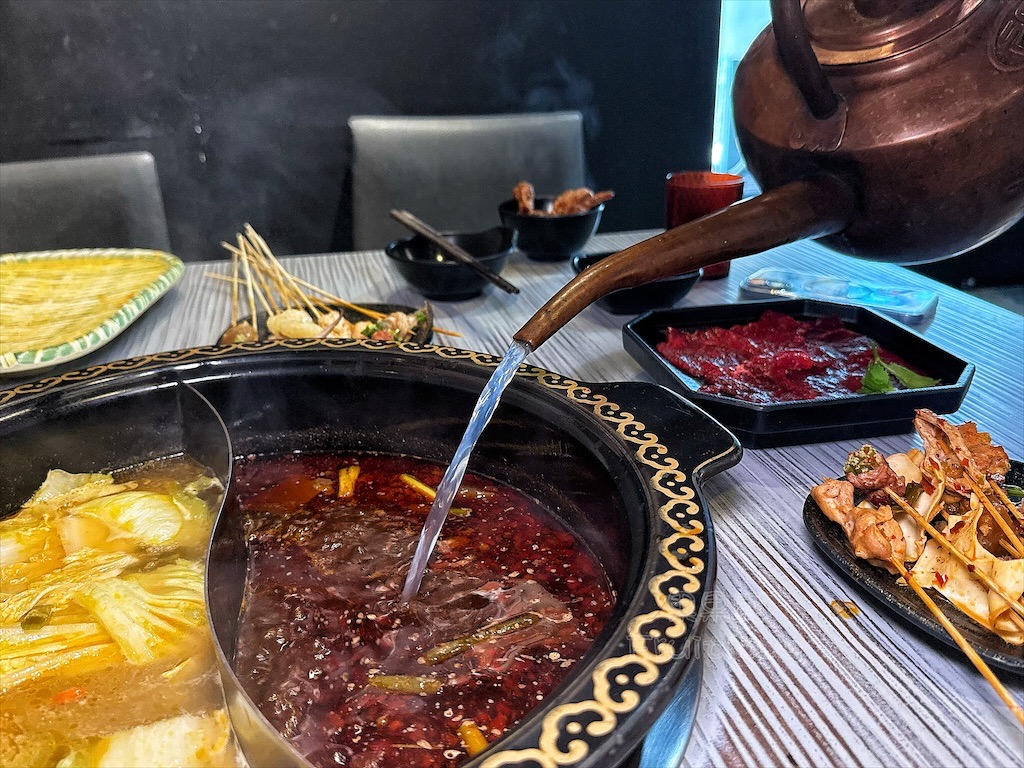 新竹串串香火鍋|蜀都串香麻辣火鍋(新竹北大總店): 每串12元!道地四川牛油麻辣鍋、白飯吃到飽免服務費 @果果愛Fruitlove 新竹串串香火鍋|蜀都串香麻辣火鍋(新竹北大總店): 每串12元!道地四川牛油麻辣鍋、白飯吃到飽免服務費 @果果愛Fruitlove