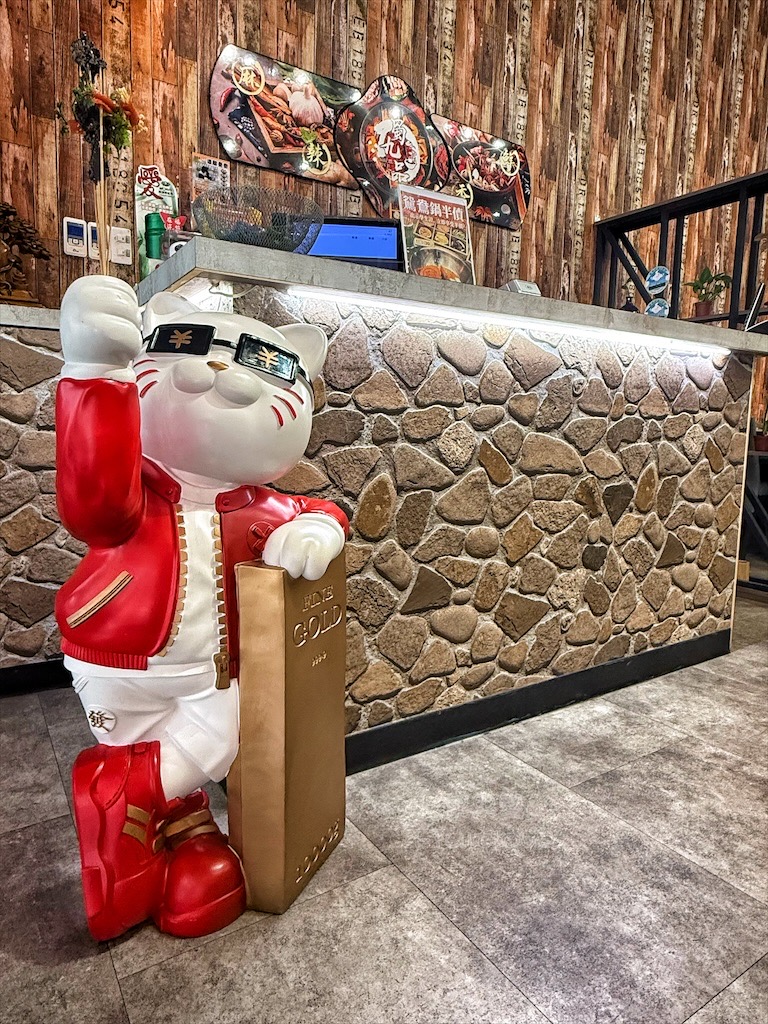 台中南屯｜蜀九品麻辣火鍋：道地四川麻辣鍋、串串香，推薦溫體牛、九宮格，寵物友善餐廳 @果果愛Fruitlove
