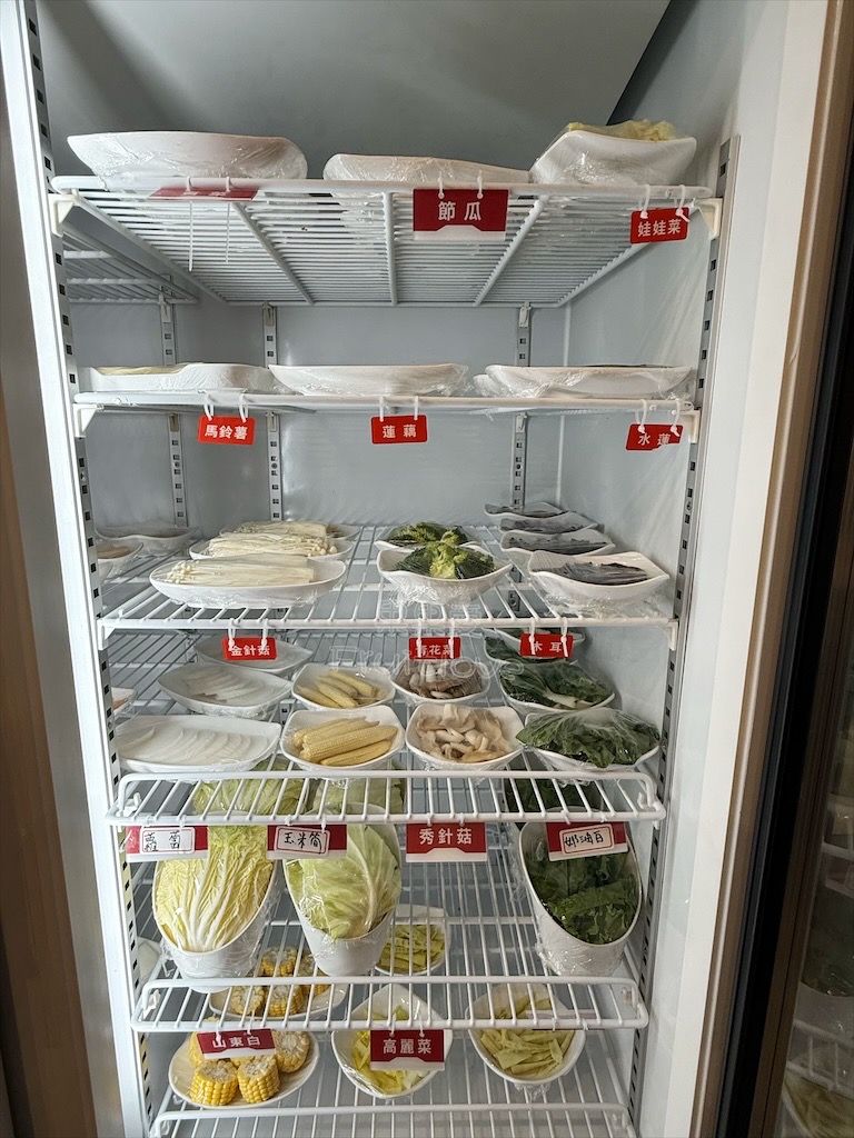 台中南屯｜蜀九品麻辣火鍋：道地四川麻辣鍋、串串香，推薦溫體牛、九宮格，寵物友善餐廳 @果果愛Fruitlove