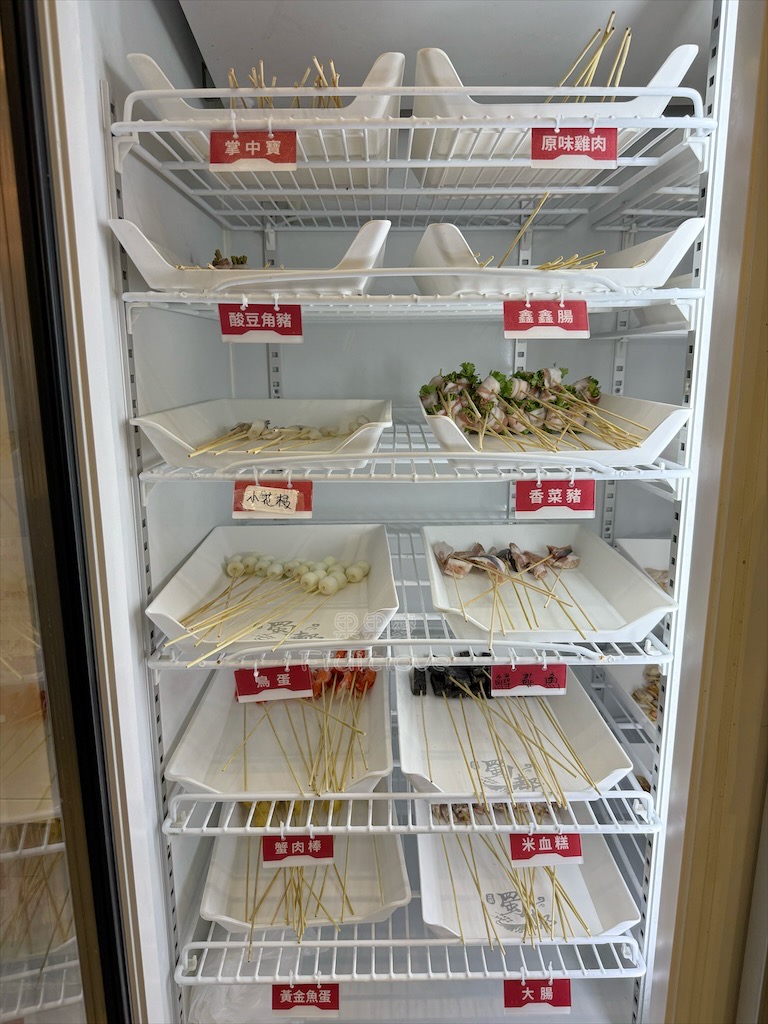 台中南屯｜蜀九品麻辣火鍋：道地四川麻辣鍋、串串香，推薦溫體牛、九宮格，寵物友善餐廳 @果果愛Fruitlove