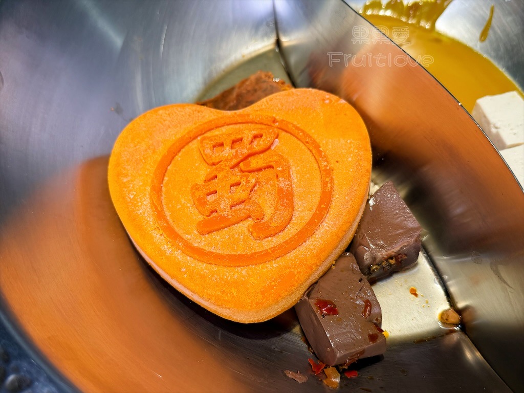 台中南屯｜蜀九品麻辣火鍋：道地四川麻辣鍋、串串香，推薦溫體牛、九宮格，寵物友善餐廳 @果果愛Fruitlove