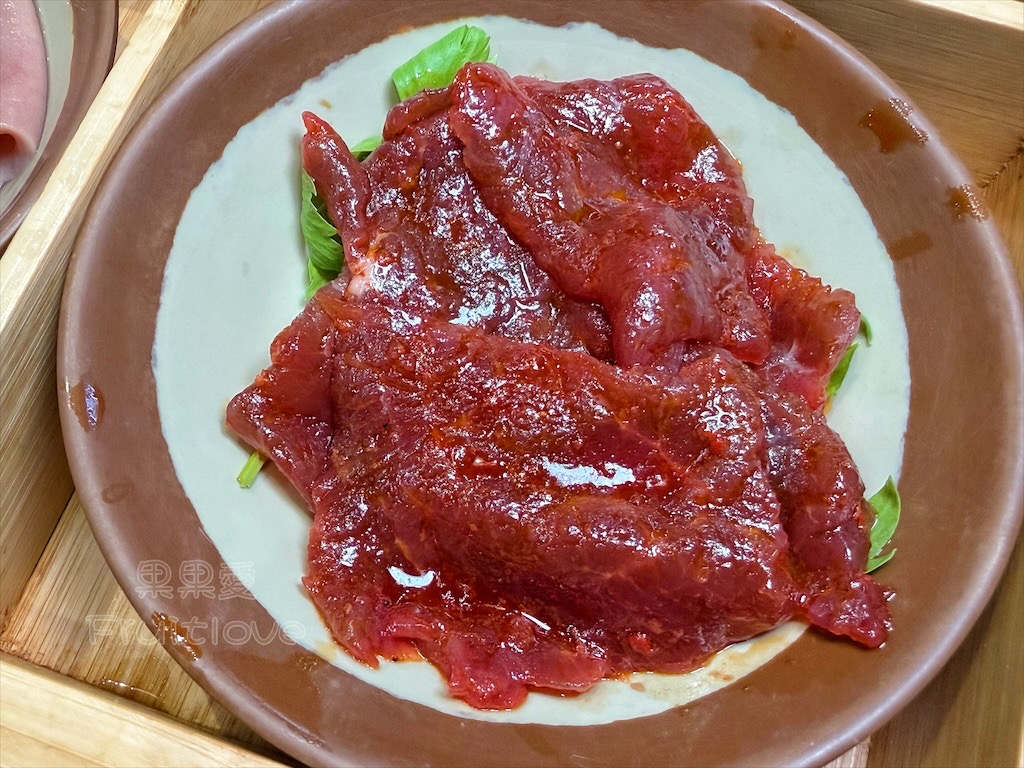 台中南屯｜蜀九品麻辣火鍋：道地四川麻辣鍋、串串香，推薦溫體牛、九宮格，寵物友善餐廳 @果果愛Fruitlove