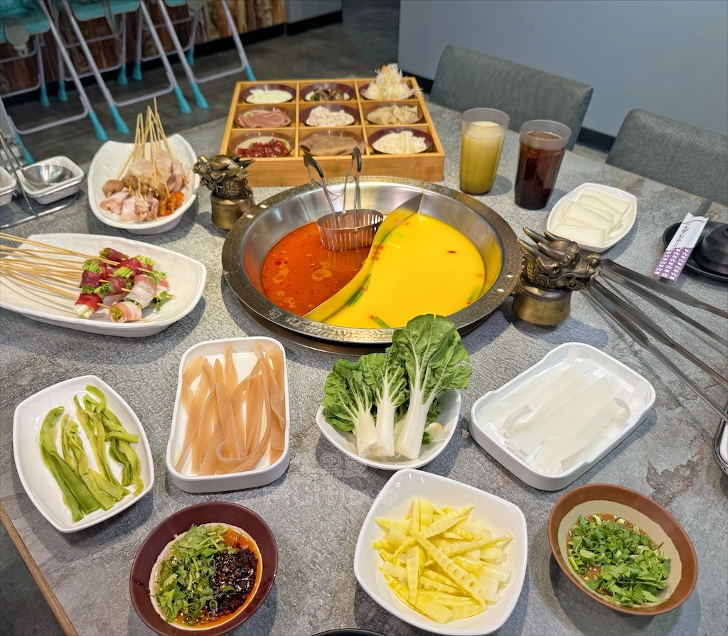 台中南屯｜蜀九品麻辣火鍋：道地四川麻辣鍋、串串香，推薦溫體牛、九宮格，寵物友善餐廳 @果果愛Fruitlove