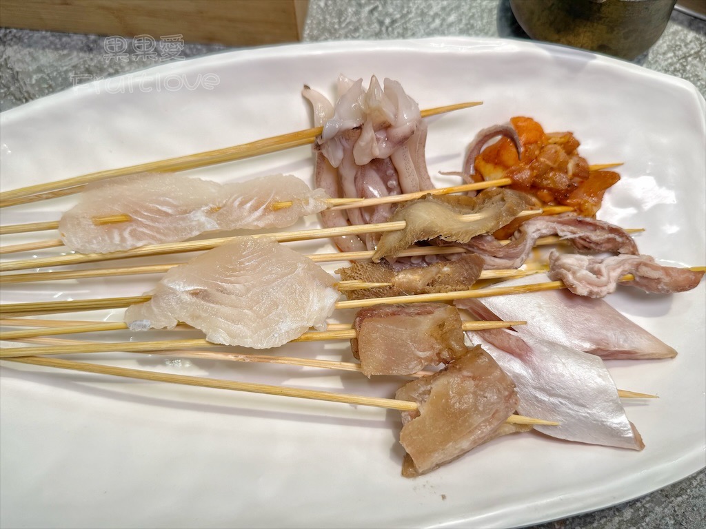 台中南屯｜蜀九品麻辣火鍋：道地四川麻辣鍋、串串香，推薦溫體牛、九宮格，寵物友善餐廳 @果果愛Fruitlove