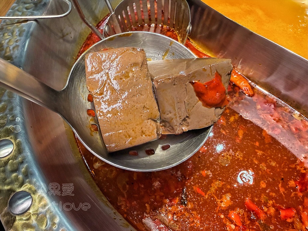 台中南屯｜蜀九品麻辣火鍋：道地四川麻辣鍋、串串香，推薦溫體牛、九宮格，寵物友善餐廳 @果果愛Fruitlove