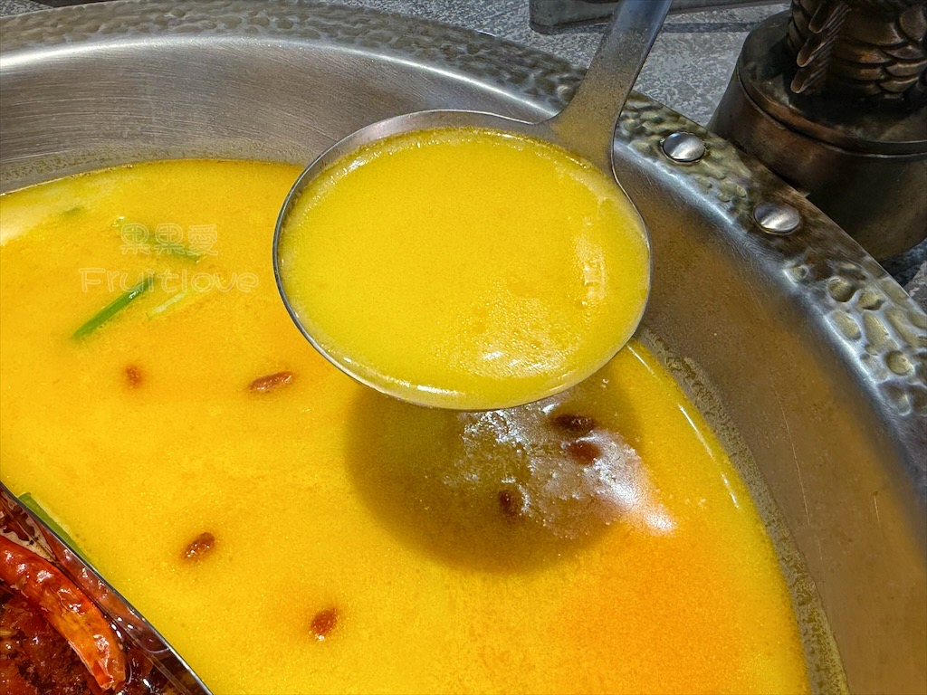 台中南屯｜蜀九品麻辣火鍋：道地四川麻辣鍋、串串香，推薦溫體牛、九宮格，寵物友善餐廳 @果果愛Fruitlove