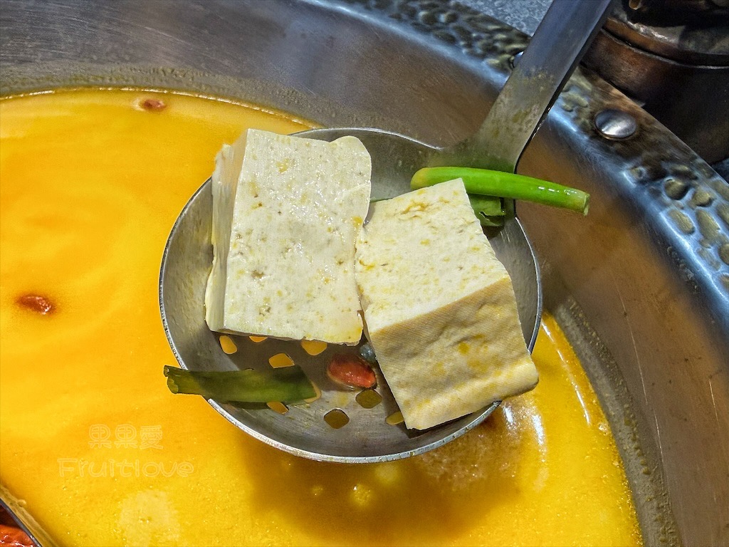 台中南屯｜蜀九品麻辣火鍋：道地四川麻辣鍋、串串香，推薦溫體牛、九宮格，寵物友善餐廳 @果果愛Fruitlove