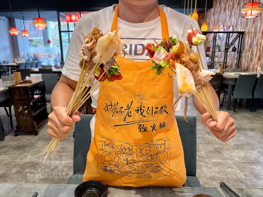 台中南屯｜蜀九品麻辣火鍋：道地四川麻辣鍋、串串香，推薦溫體牛、九宮格，寵物友善餐廳 @果果愛Fruitlove