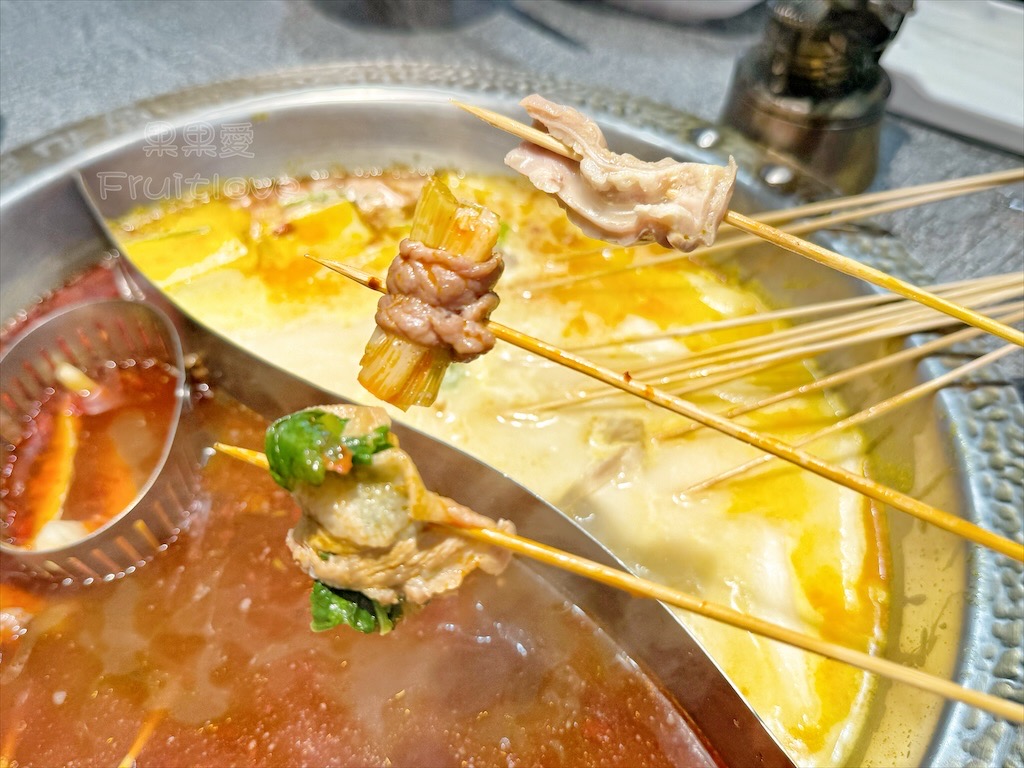 台中南屯｜蜀九品麻辣火鍋：道地四川麻辣鍋、串串香，推薦溫體牛、九宮格，寵物友善餐廳 @果果愛Fruitlove